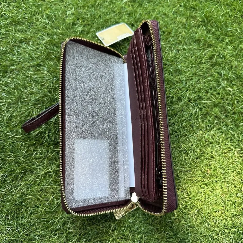 Michael Kors Jet Set‎ Charm Black Leather Large Pocket Travel Wallet Wristlet